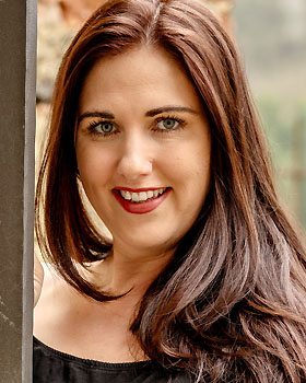 Christina H. Plussize